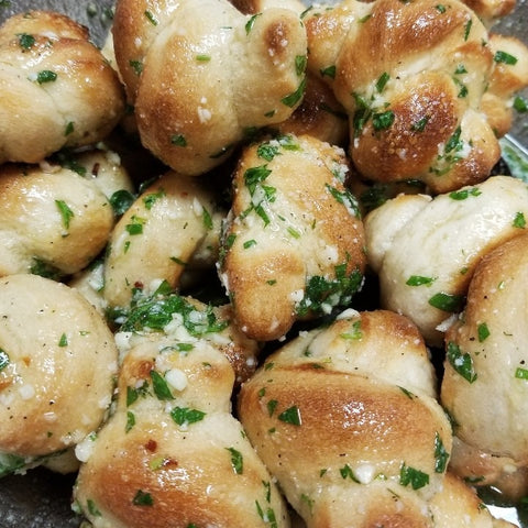 GARLIC KNOTS